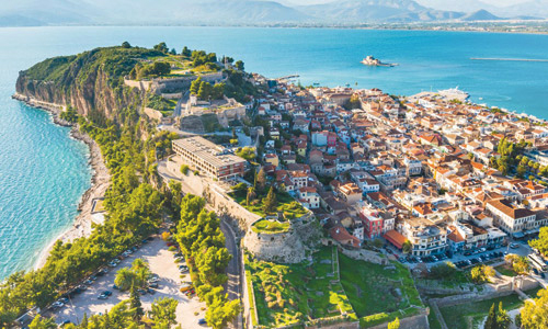 اليونان تراهن على جزر خالية من كورونا لإحياء قطاعها السياحي 