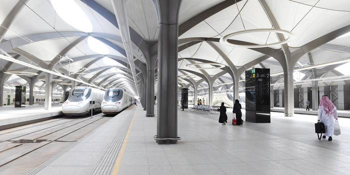  حركة نشطة بسواعد وطنية تدير قطار الحرمين