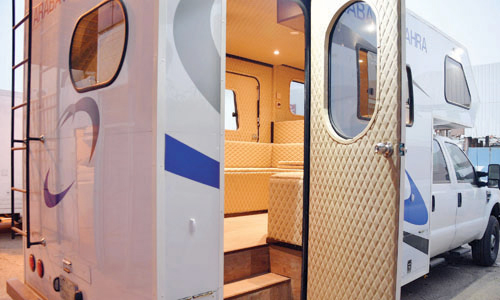 سواعد وطنية تبدع في تعديل وتجهيز مركبات الرحلات 