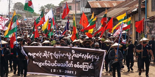 المتمردون يؤكدون إسقاط مروحية تابعة للجيش في بورما 