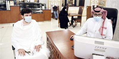 «الحج»: منح قطاع الفنادق إصدار تصاريح العمرة 