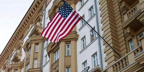 السفارة الأميركية لدى روسيا تعلق خدماتها القنصلية 