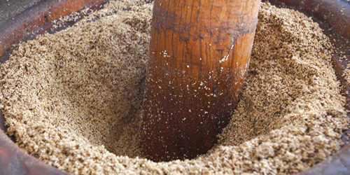 إقبال من الأهالي على مَعاصِر زيت السمسم بجازان 