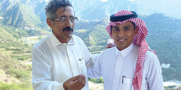  الزميل مدخلي مع الأديب إبراهيم طالع