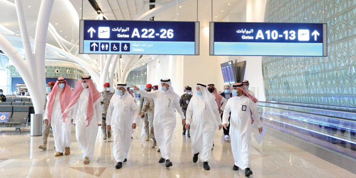  الجاسر خلال زيارته التفقدية