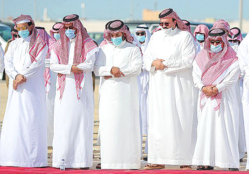  جانب من أداء الصلاة