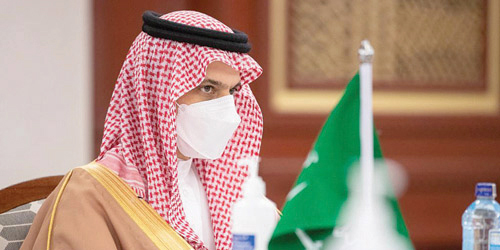  وزير الخارجية خلال جلسة المباحثات