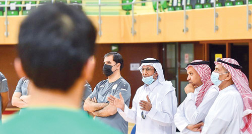 بعد زيارته معسكر أخضر الناشئين.. رئيس اتحاد الطائرة: 