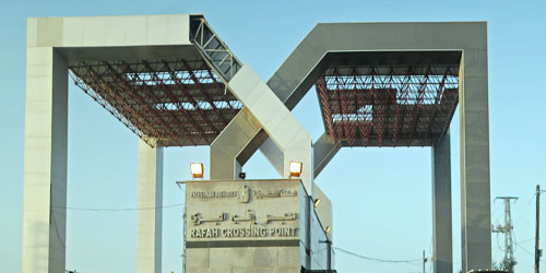 مصر تواصل فتح معبر رفح لإدخال معدات إعادة إعمار غزة 