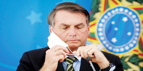 غرامة على الرئيس البرازيلي لعدم وضعه «كمامة» 