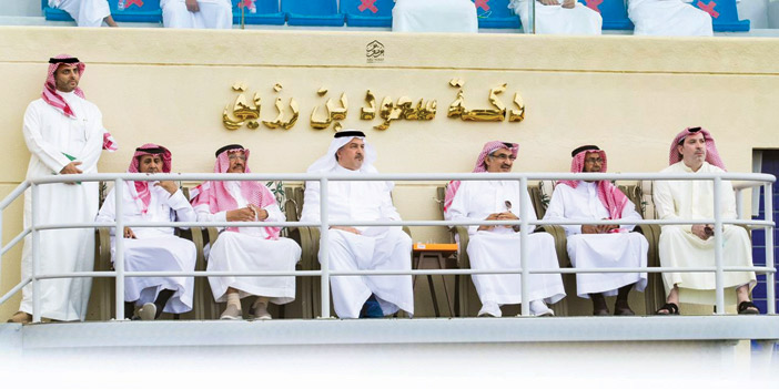 الأمير بندر بن خالد حضور في المدرجات ومتابعة مستمرة لكافة سباقات الخيل بمختلف المناطق