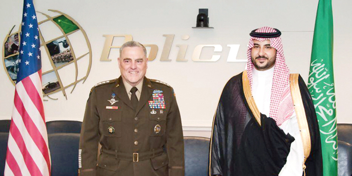  سمو نائب وزير الدفاع خلال جلسة المباحثات الرسمية مع وزير الدفاع الأمريكي