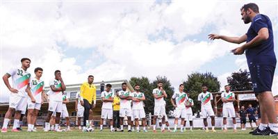 الاتفاق يتدرب على فترتين في معسكره بالنمسا وفريق هندسي يجتمع في الدمام 