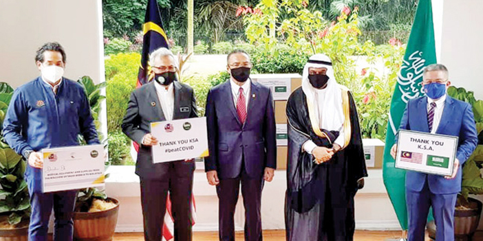  وزير خارجية ماليزيا والسفير قطان