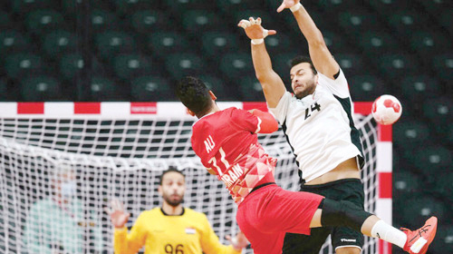  من لقاء المنتخب المصري والبحريني