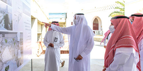 أمير منطقة المدينة يطلع على المشروع