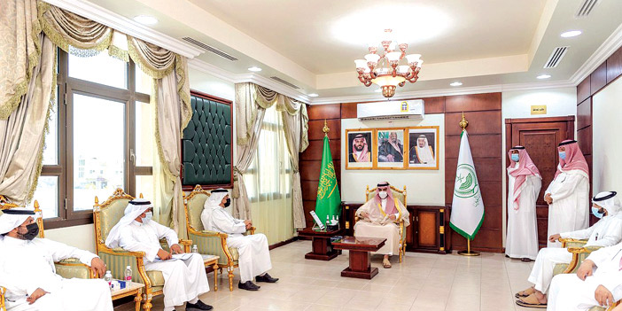  أمير منطقة الجوف أثناء اللقاء