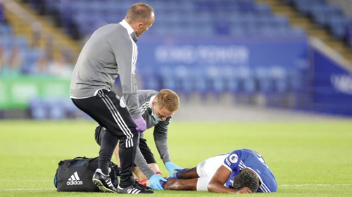 مدافع ليستر يغيب حتى 2022 