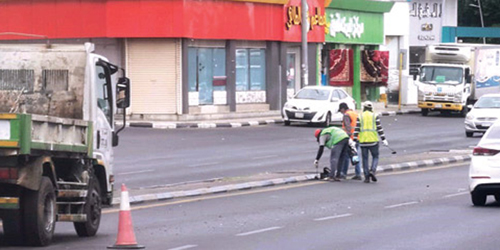 40 فرقة ميدانية تعالج شبكة الطرق الداخلية في الطائف 