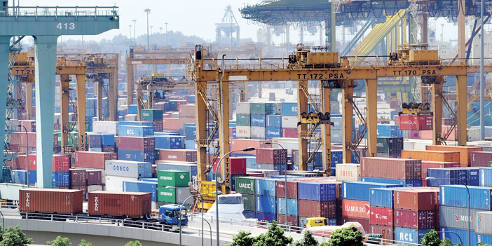 في ظل عودة تدريجية لقطاعات الصناعة وحركة السفر والسياحة 