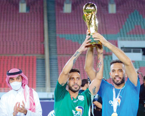  الرجاء المغربي متوجا بكأس البطولة