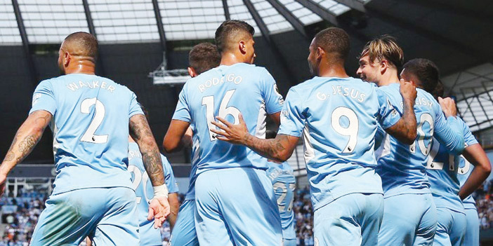  احتفالية لاعبي السيتي بالخماسية