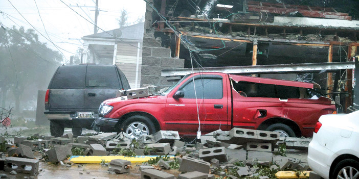 «إيدا» يضرب لويزيانا ويغرق نيو أورلينز في الظلام 