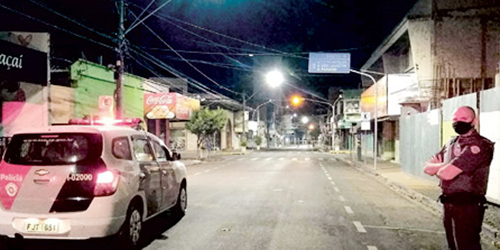 لصوص يسطون على مصرفين بطريقة سينمائية 