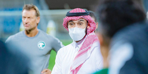  دعم كبير للمنتخب من وزير الرياضة