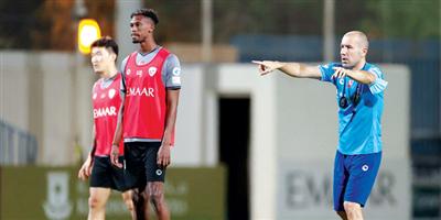 اجتماع مرئي ومران فني يجهزان الهلال للاتفاق 