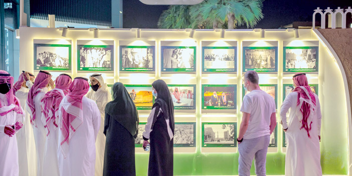  معرض الصور الفوتوغرافية يزين واجهة الرياض