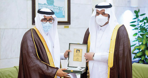أمير منطقة الرياض بالنيابة يتسلم التقرير السنوي لـ«إحسان» 