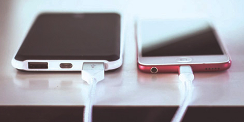 شاحن واحد لكل أنواع الهواتف الذكية 
