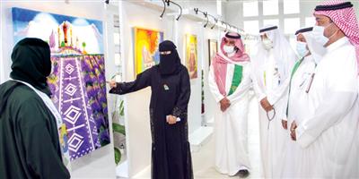 «السعودية دارنا».. معرض تشكيلي أقامته الجمعية السعودية للفنون التشكيلية فرع الجبيل 