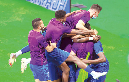 مقتطفات هلالية زرقاء 