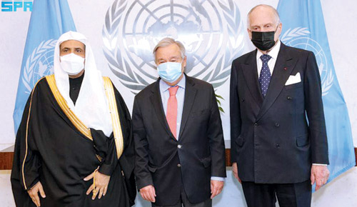 الأمين العام للأمم المتحدة خلال استقباله الدكتور العيسى في نيويورك