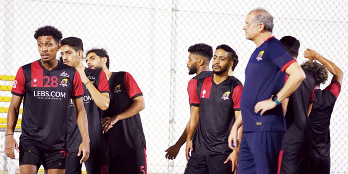  الوحدة يبحث عن النقاط الثلاث