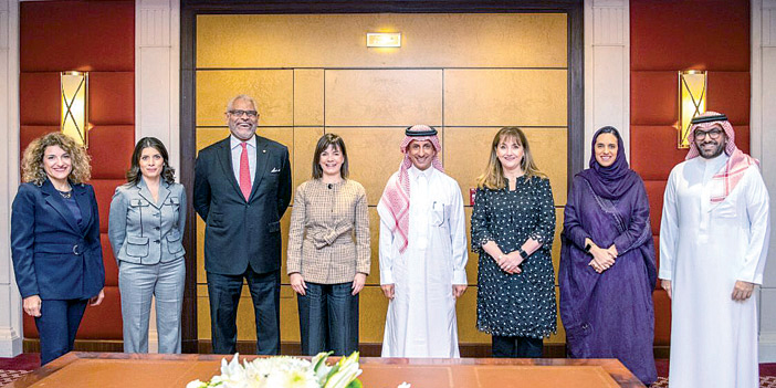 فيما لعبت المملكة دورًا رئيسًا خلال أزمة كورونا 