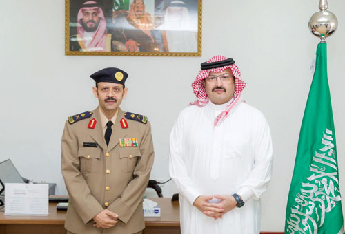  سموه يقلد ضباطاً رتبهم الجديدة