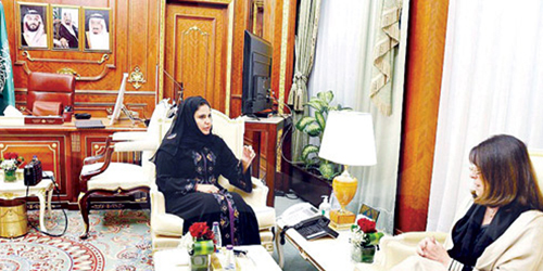 د. الأحمدي بحثت مع عضو مجلس الشيوخ الفرنسي تعزيز التعاون الثنائي البرلماني 