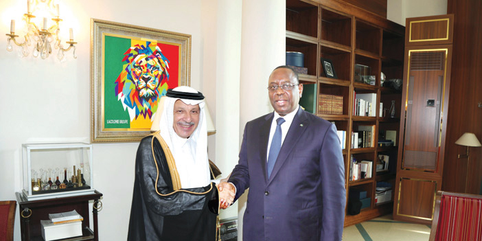  الرئيس السنغالي مستقبلا وزير الدولة لشؤون الدول الأفريقية