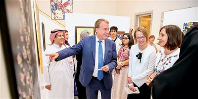 سفير ألمانيا لدى المملكة يقيم معرض «حكايات النجوم» 
