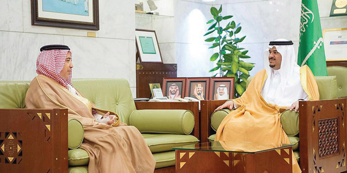 أمير منطقة الرياض بالنيابة يستقبل وكيل وزارة الخارجية لشؤون المراسم 