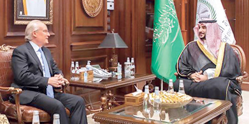 التقى المبعوث الأمريكي إلى اليمن.. نائب وزير الدفاع: 