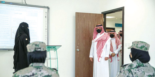 وزير الداخلية دشن عددا من مراكز تأهيل وإصلاح نزلاء السجون 