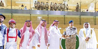 القحطاني يفوز بكأس وزارة الدفاع في سباق الخيل 
