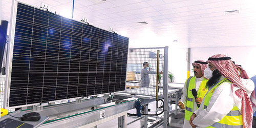 تدشين أكبر مصنع لإنتاج ألواح الطاقة الشمسية  في الشرق الأوسط بمنطقة تبوك 