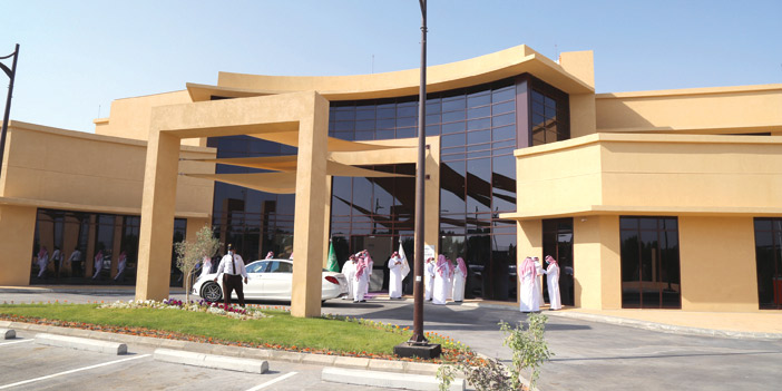  المبنى من الخارج