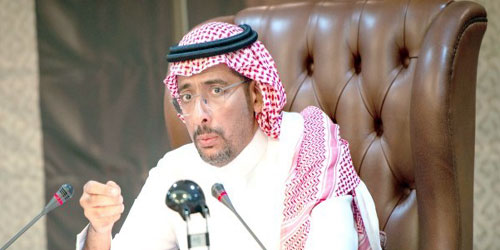  وزير الصناعة