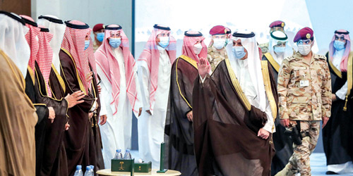  سموه خلال لقاء مجلس الاثنينية